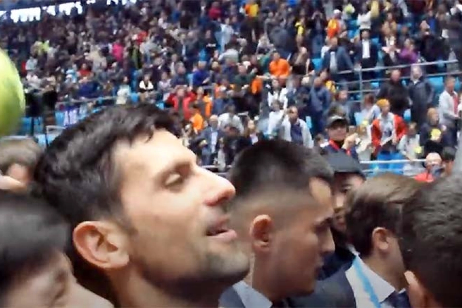 Видео: как охрана спасла Новака Джоковича от зрителей в Нур-Султане 
