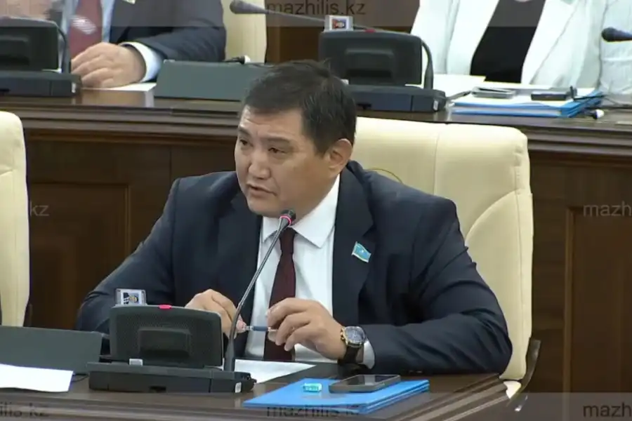 "Я выиграл суд первой инстанции" - мажилисмен Базарбек о противостоянии с медиками 