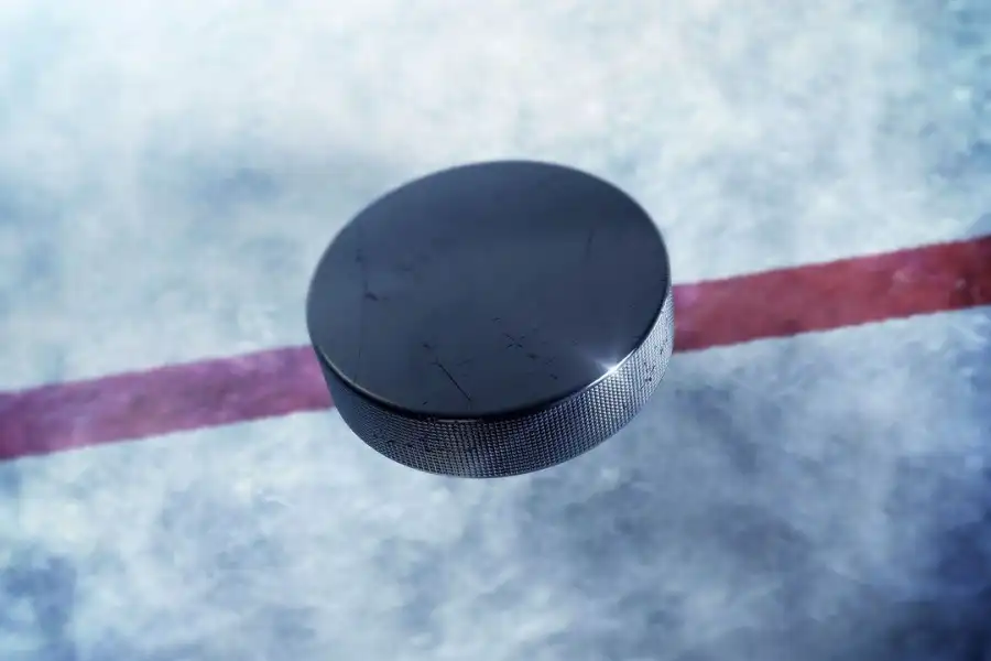 МЧМ: Дубль Мусорова не спас от поражения в матче со Швейцарией 