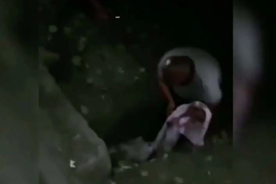 Младенец был абсолютно голым - как вытаскивали ребёнка из арыка в Алматы 
