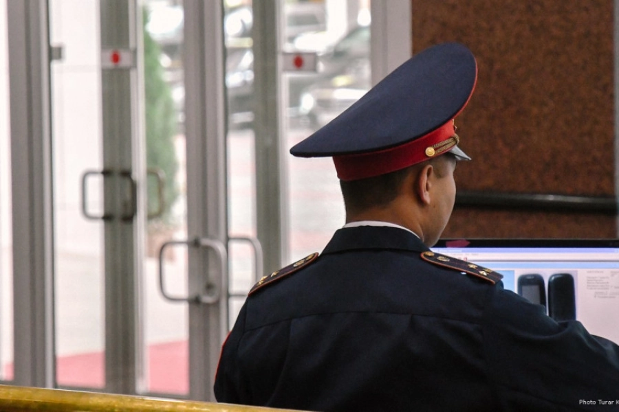 МВД Казахстана снимает полицейскую охрану с 574 объектов 