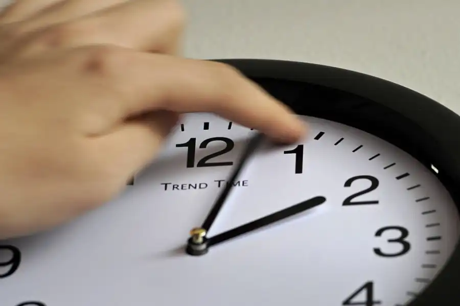 Что Премьер-министр сказал о переводе часов в Казахстане 