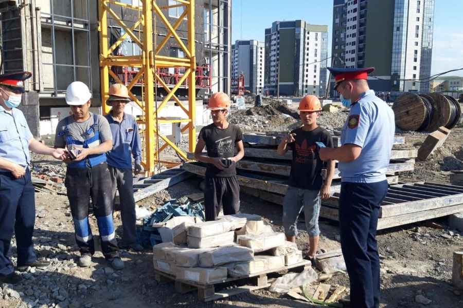 На стройках в городах Казахстана работали иностранцы-нелегалы - МВД РК 