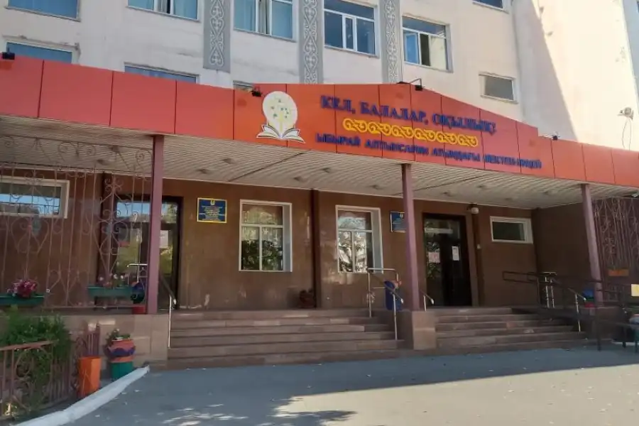 Не хотел идти в школу: в Караганде мальчик дважды «заминировал» школу 