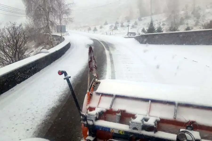 В Алматы 866 рабочих убирают выпавший снег  