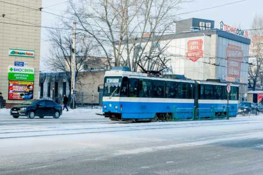 В Усть-Каменогорске трамвай сбил насмерть мужчину 
