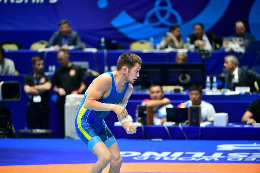 Борец Санаев вышел полуфинал на Олимпиаде в Токио 