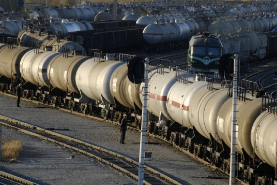 Нефтяной Казахстан импортирует из России дизтопливо – Акчулаков 