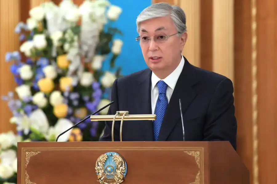Токаев выступил перед послами на трех языках 