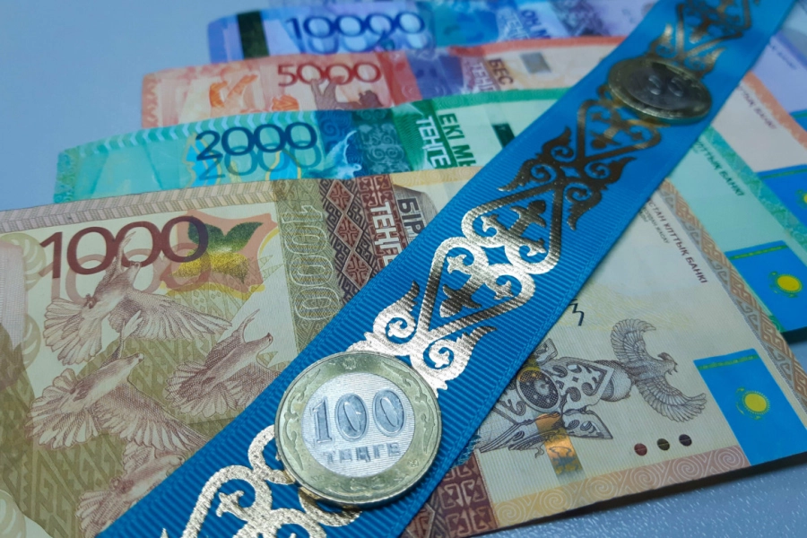В Казахстане сегодня День национальной валюты 