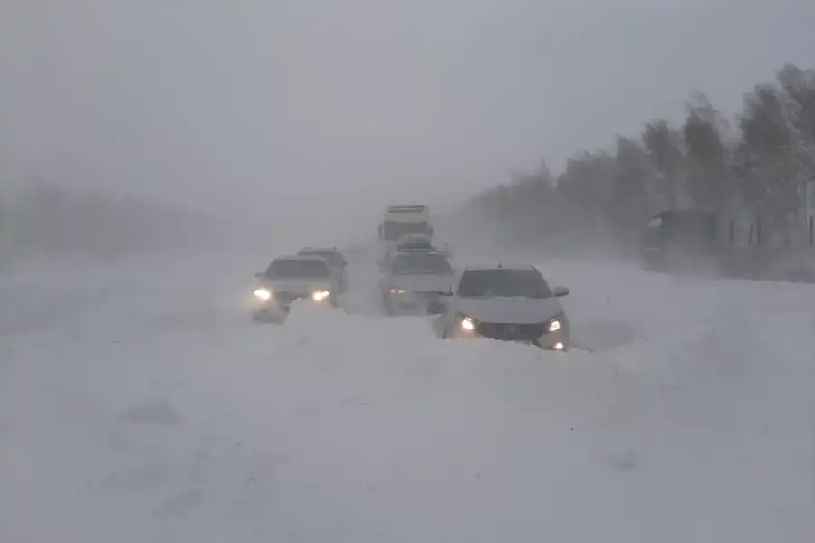 МЧС: в Казахстане закрыто движение на дорогах в пяти областях 