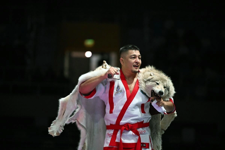 Президент Казахстана поздравил победителя турнира «Қазақстан Барысы-2025» 