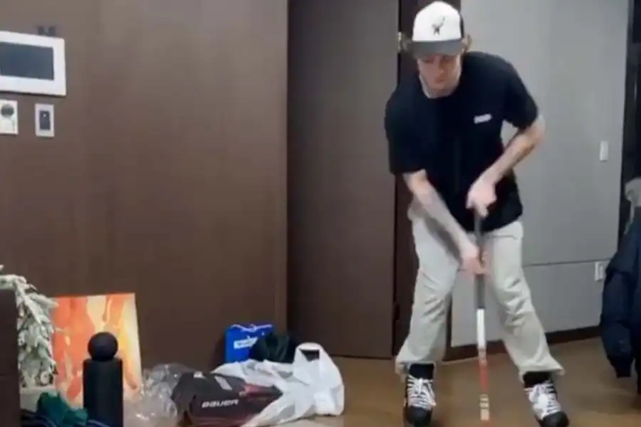 Как Никита Михайлис проводит во время карантина 