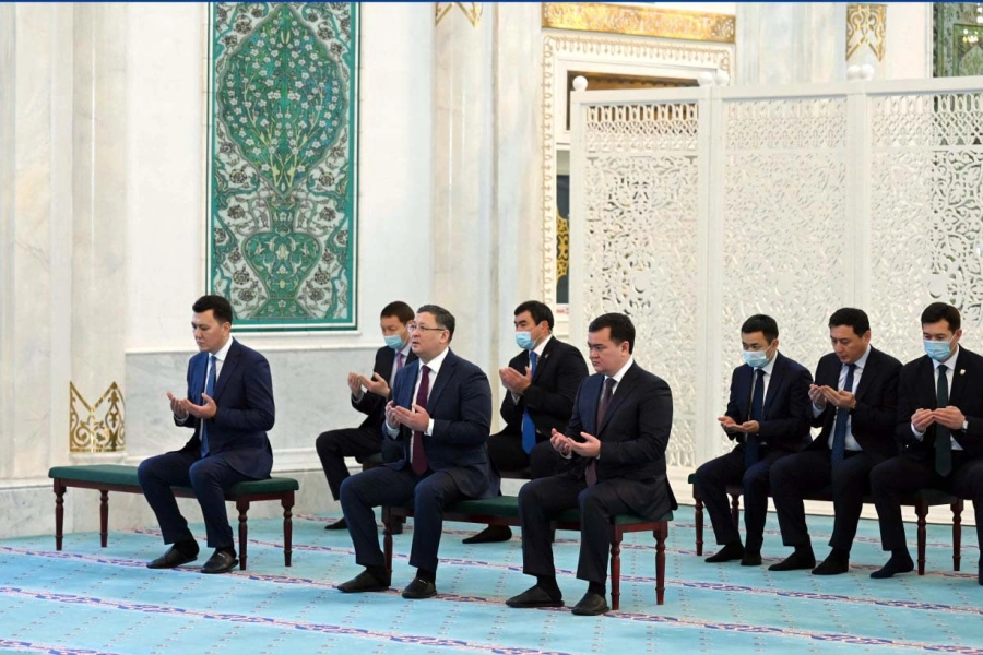 Президент Казахстана почтил память жертв январских событий 