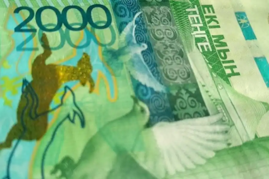 Слухи о фальшивых 2000 тенге: Нацбанк успокоил казахстанцев 