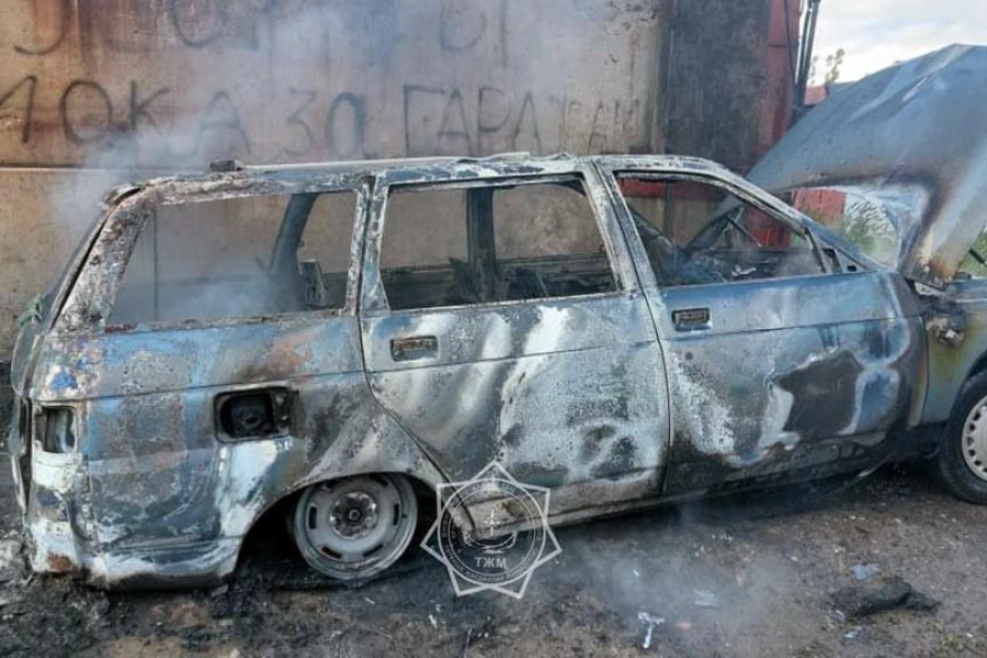 В Павлодаре пожарные 13 минут тушили легковой автомобиль 