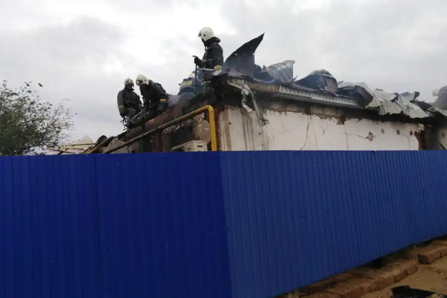 В Атырауской области из-за взрыва газа в доме пострадала вся семья, ожоги получили и дети 
