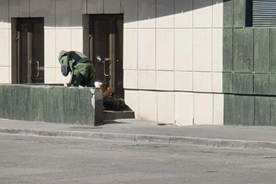 В Нур-Султане полиция оцепила здание посольства Израиля из-за подозрительных мешков 