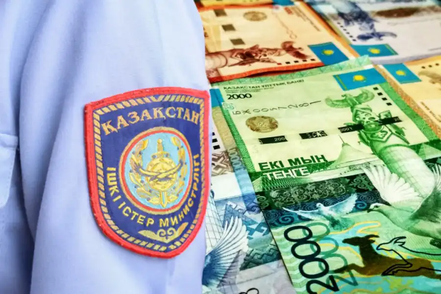 1538 томов уголовного дела, 26 полицейских под арестом, 335 «левых» авто – в Шымкенте суд закрыл громкое уголовное дело 