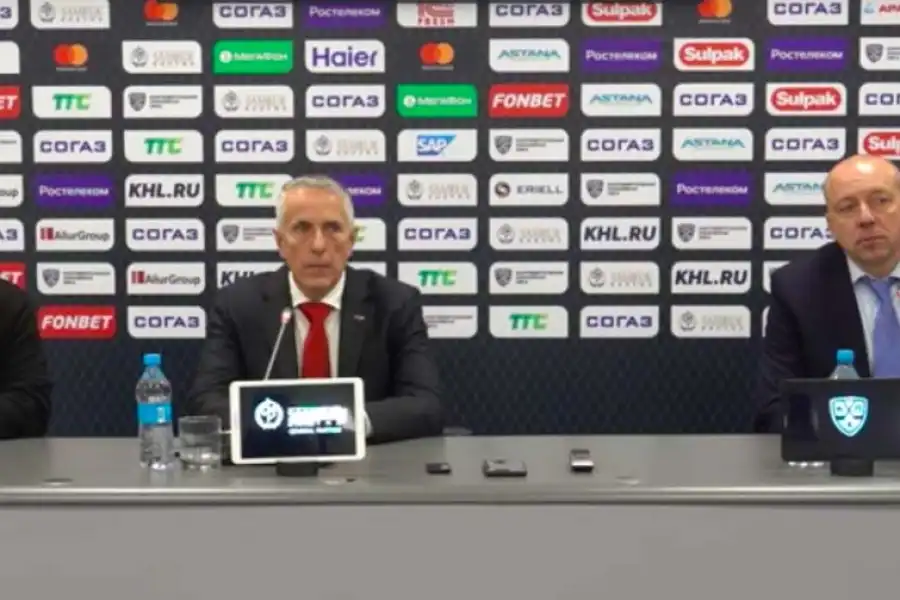 Пресс-службе "Авангарда" не понравился вопрос о действиях Боба Хартли в матче с "Барысом" 