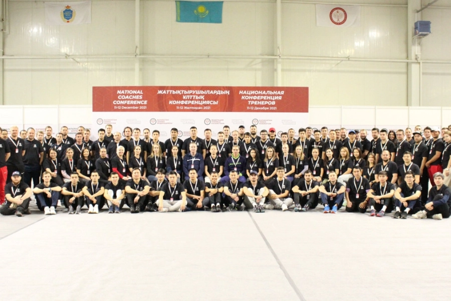 Федерация тенниса Казахстана собрала 110 тренеров на обучающий тренинг 