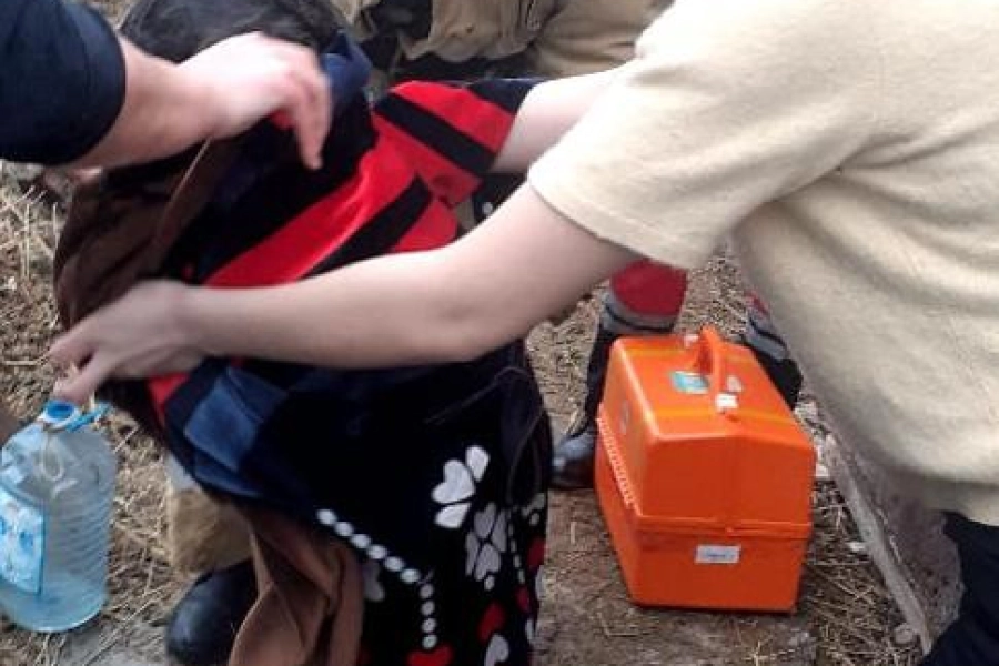 В Туркестанской области спасатели вытащили ребенка из ямы уличного туалета – видео 