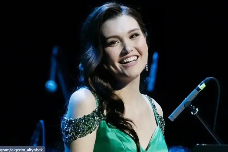 Президент Казахстана поздравил оперную певицу Айгерим Алтынбек 