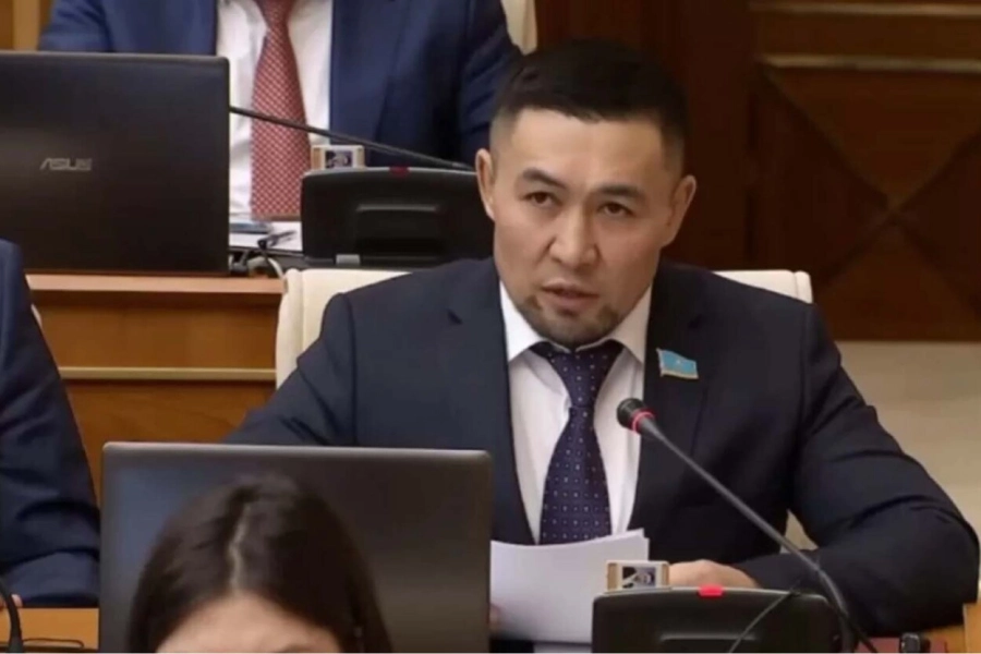 «Елдi шулаттым деп ойламаймын»: мажилисмен Назаров прокомментировал свое нашумевшее поздравление  