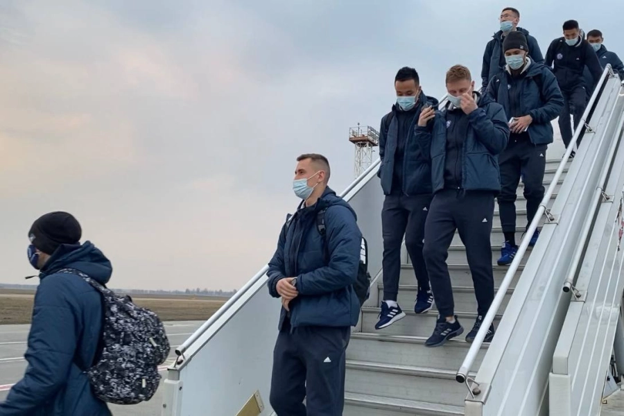 Футболисты Казахстана прилетели в Киев на матч с Украиной 