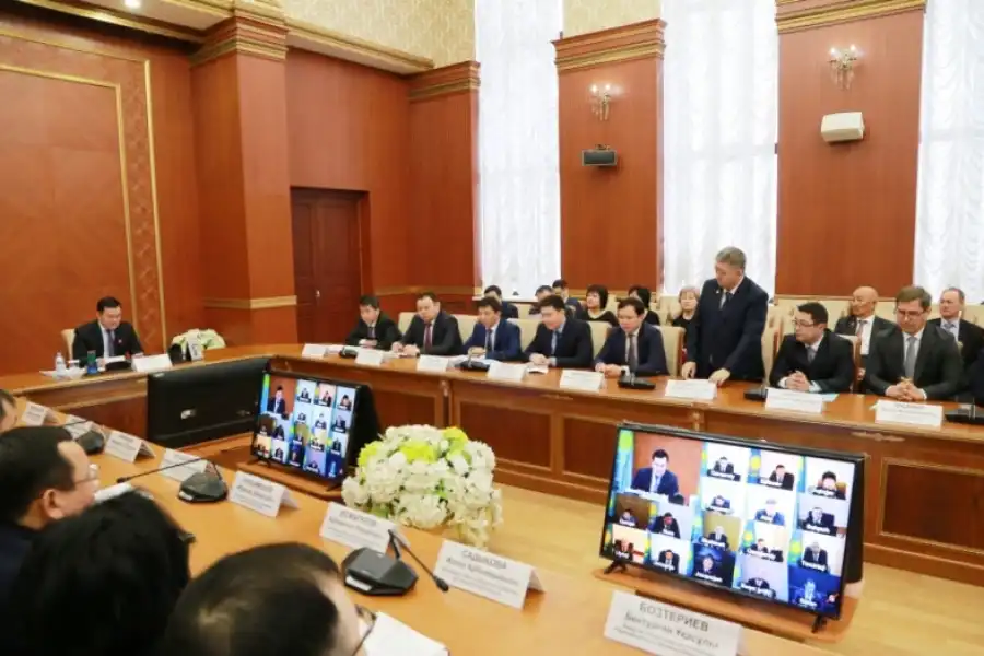 У акима Карагандинской области новый заместитель и советнки 