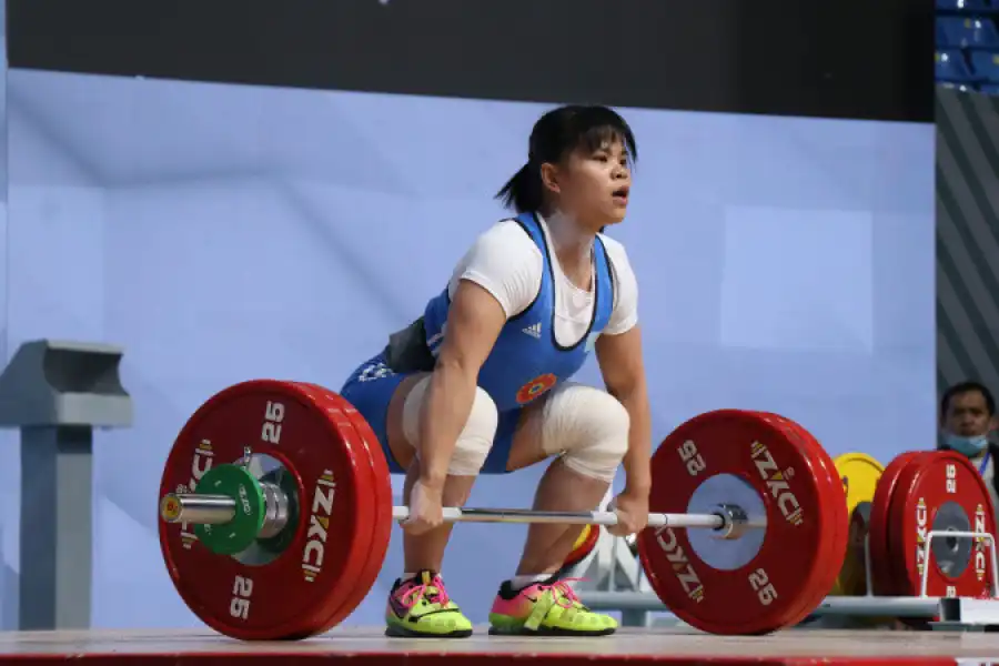 Чиншанло заняла 7-е место в рывке на Олимпиаде2020, впереди - борьба в толчке 