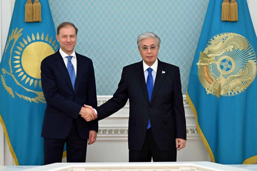 Президент Казахстана принял первого вице-премьера РФ Дениса Мантурова 
