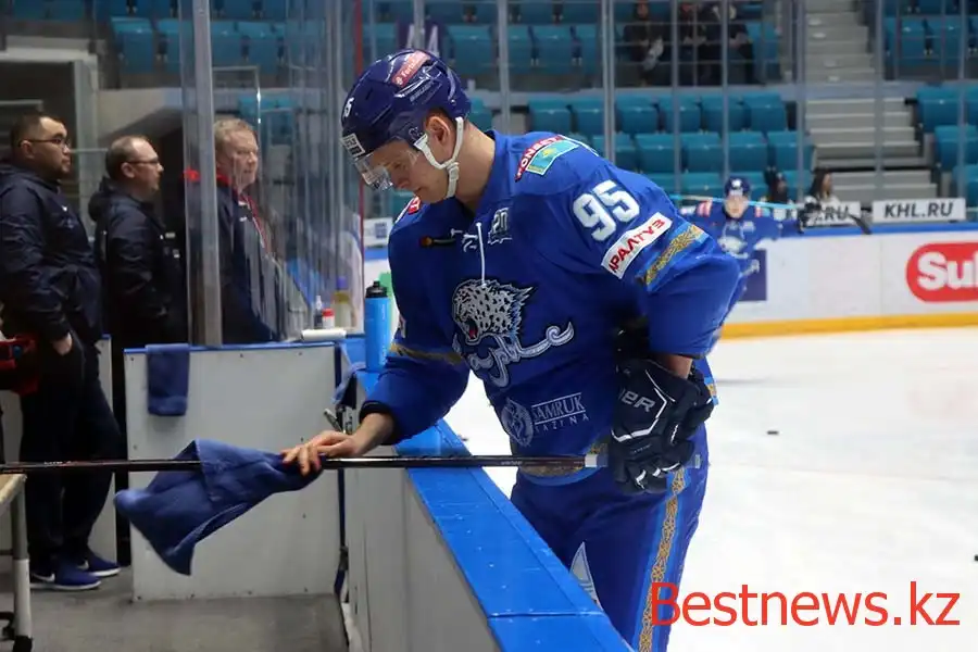 Без Старченко и Шевченко: состав "Барыса" на матч с "Сибирью" 