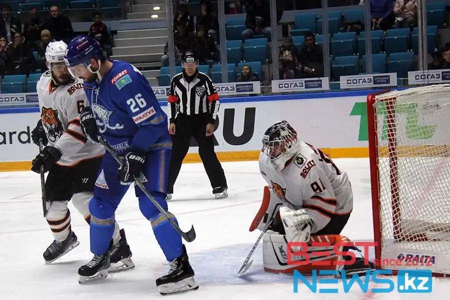 Нападающий "Барыса" вернулся на лед после травмы 