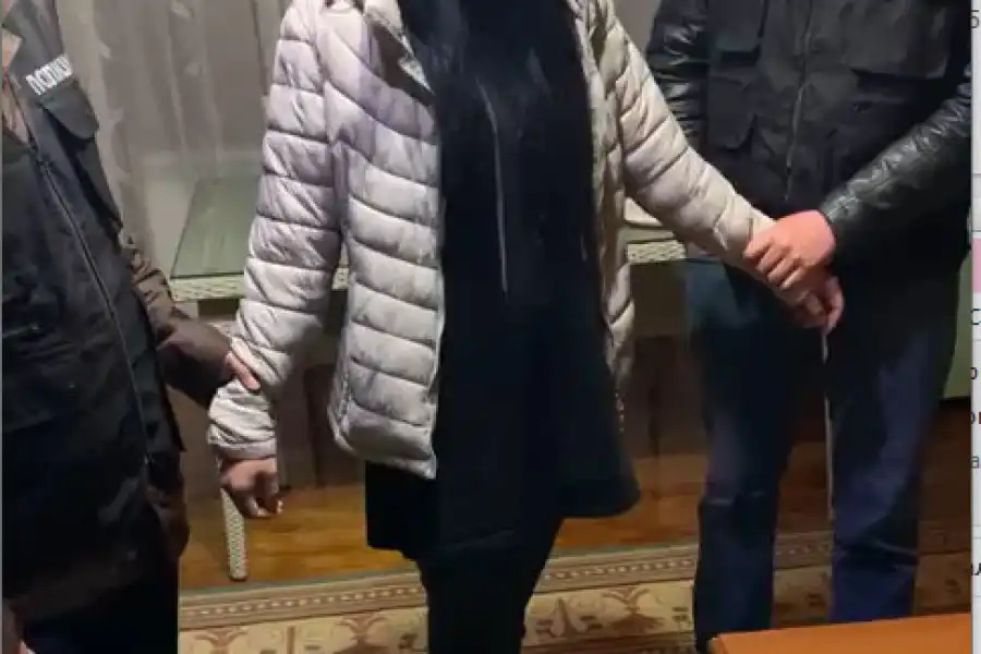 В Сайраме сводница продавала студентку для интим-услуг 