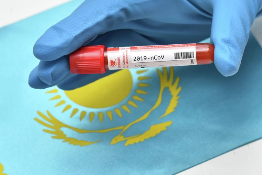 За сутки в Казахстане выявили 678 случаев коронавируса и 44 случая пневмонии 
