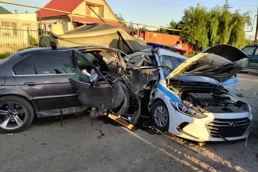 Таймерденов: «Блокпост №4 в Алматы протаранил бывший полицейский» 