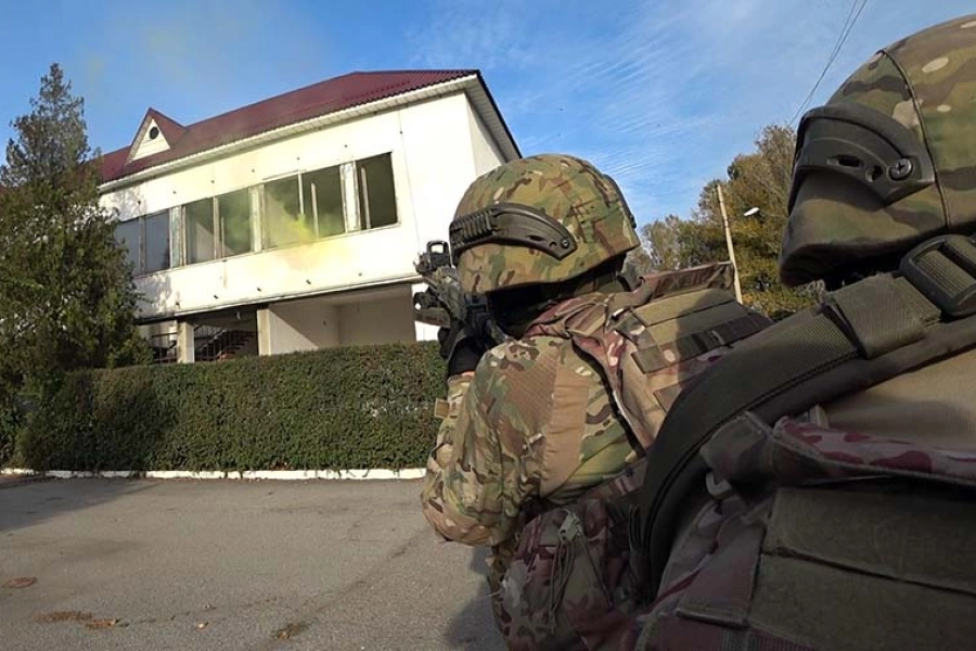 В Алматинском гарнизоне испытали ружьё, сбивающее дроны  