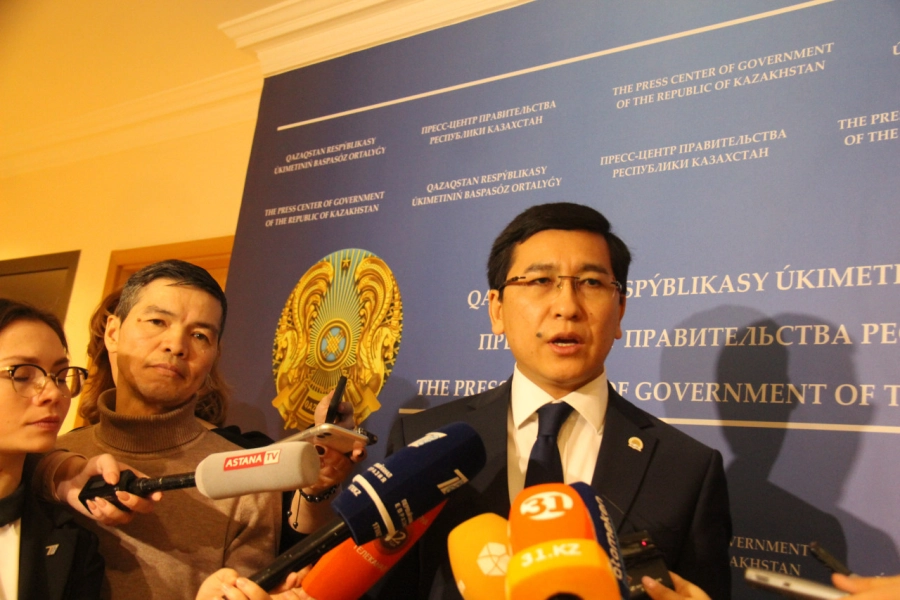 В Казахстане изменили требования к школьной форме. Смотрите LIVE министра образования Аймагамбетова 