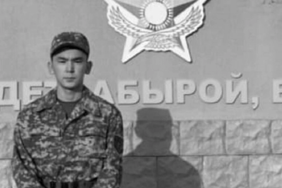 Президент Казахстана соболезновал семье погибшего военнослужащего Алибека Калбая 