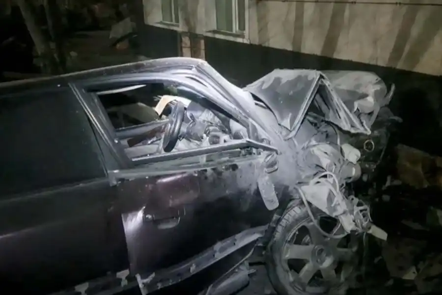 В Караганде водитель Audi выехал на тротуар: один человек погиб, двое госпитализированы 