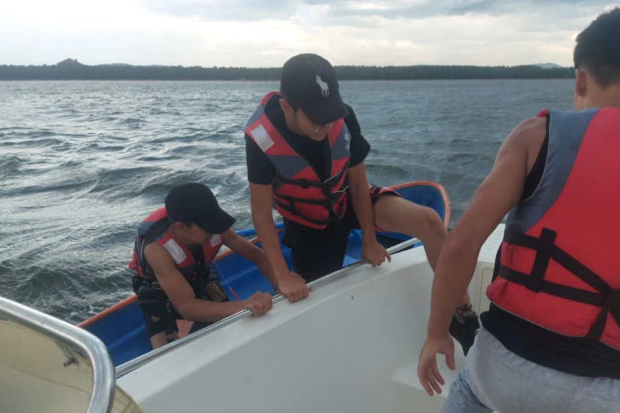19 человек спасли на озере Бурабай - МЧС 