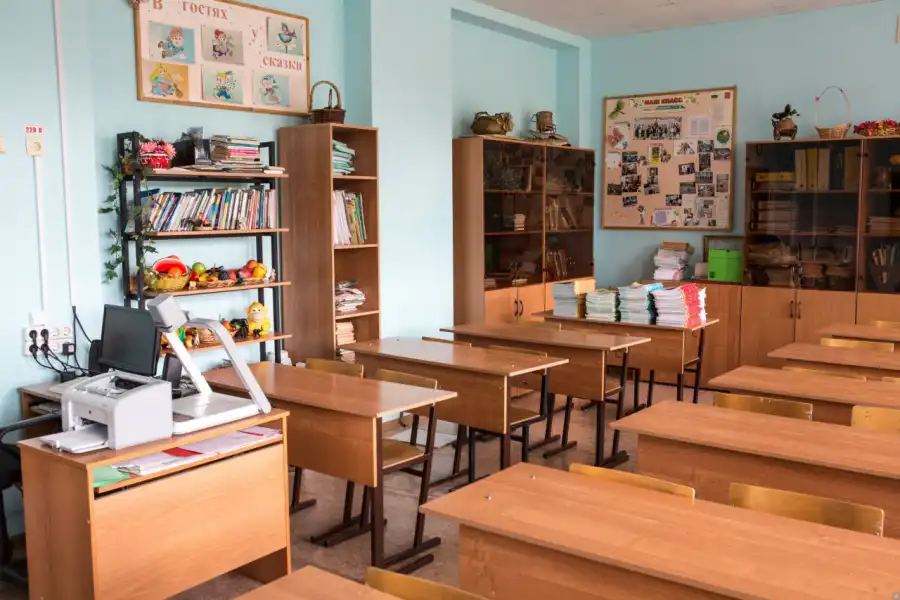 В школах отменили уроки для учащихся первой и второй смены 