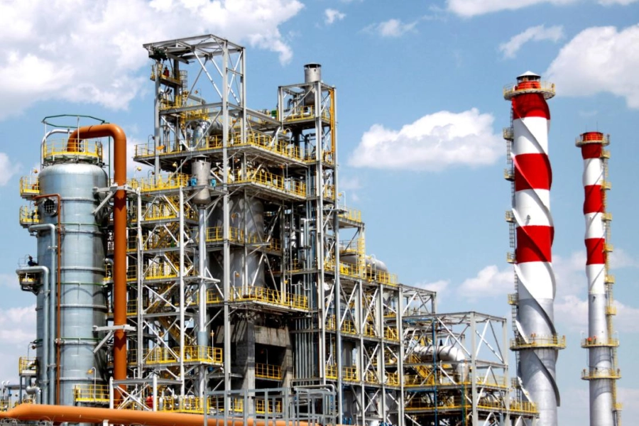 В Казахстане увеличат загрузку нефтеперерабатывающих заводов и построят новые НПЗ 