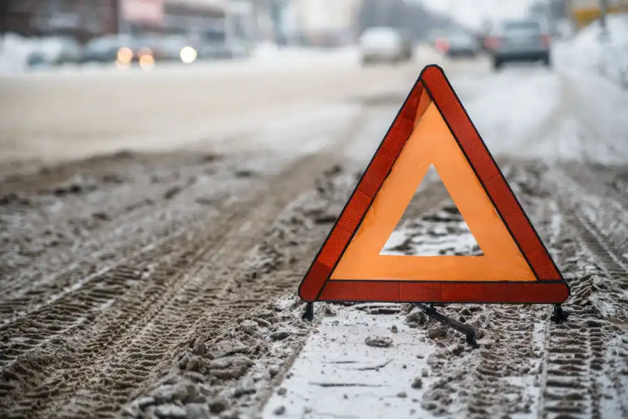 В Нур-Султане иномарка столкнулась с автобусом 