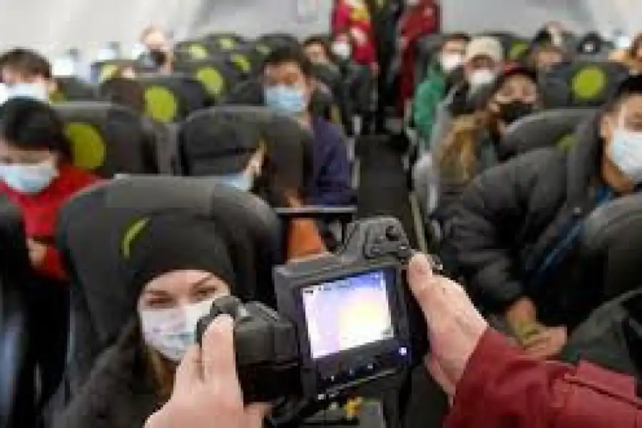 «Держать дистанцию»: на каких условиях казахстанцам разрешат летать самолетами 