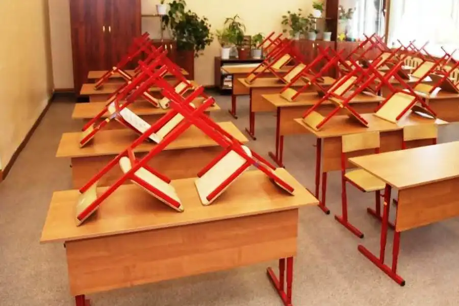 Занятия для учащихся второй смены отменили в столице 