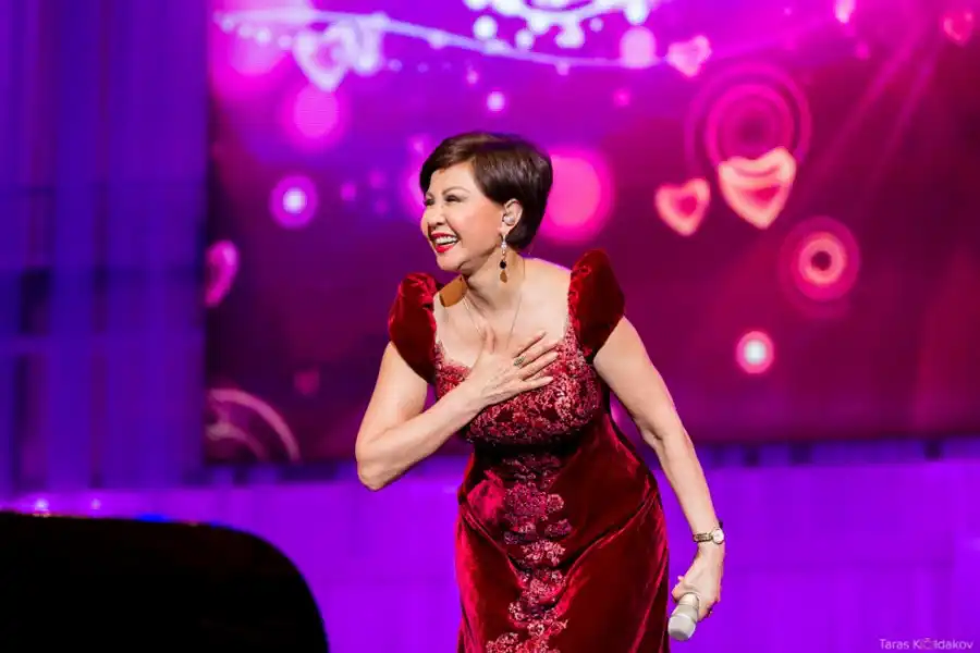 Розе Рымбаевой присвоено звание  «Қазақстанның Еңбек Ері» 