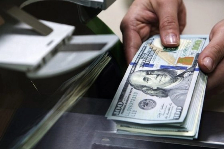 Куда уходят деньги из Казахстана, переводы в долларах – лидируют 