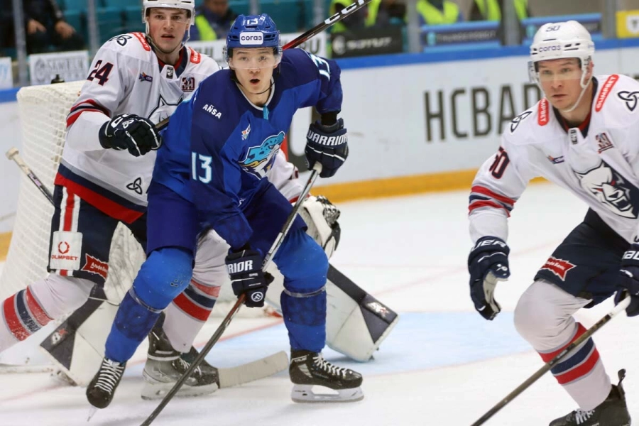 "Барыс" и "Нефтехимик" сыграли вничью в первом периоде 